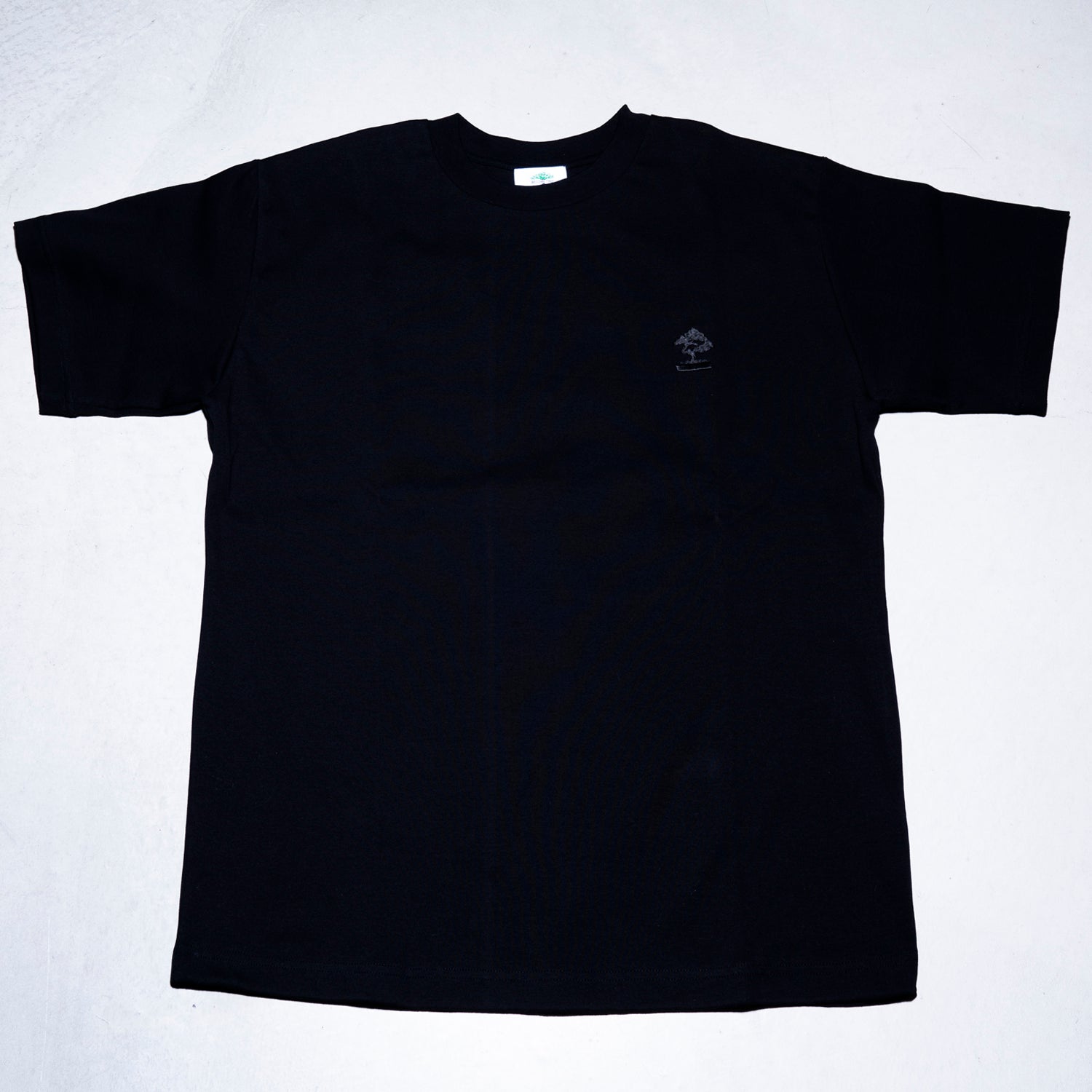 画像をギャラリービューアに読み込む, Bonsai embroidery T-shirt / BLACK